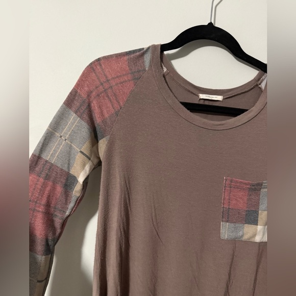 12PM by Mon Ami Long Sleeve Plaid Patterned Top - Picture 3 of 5